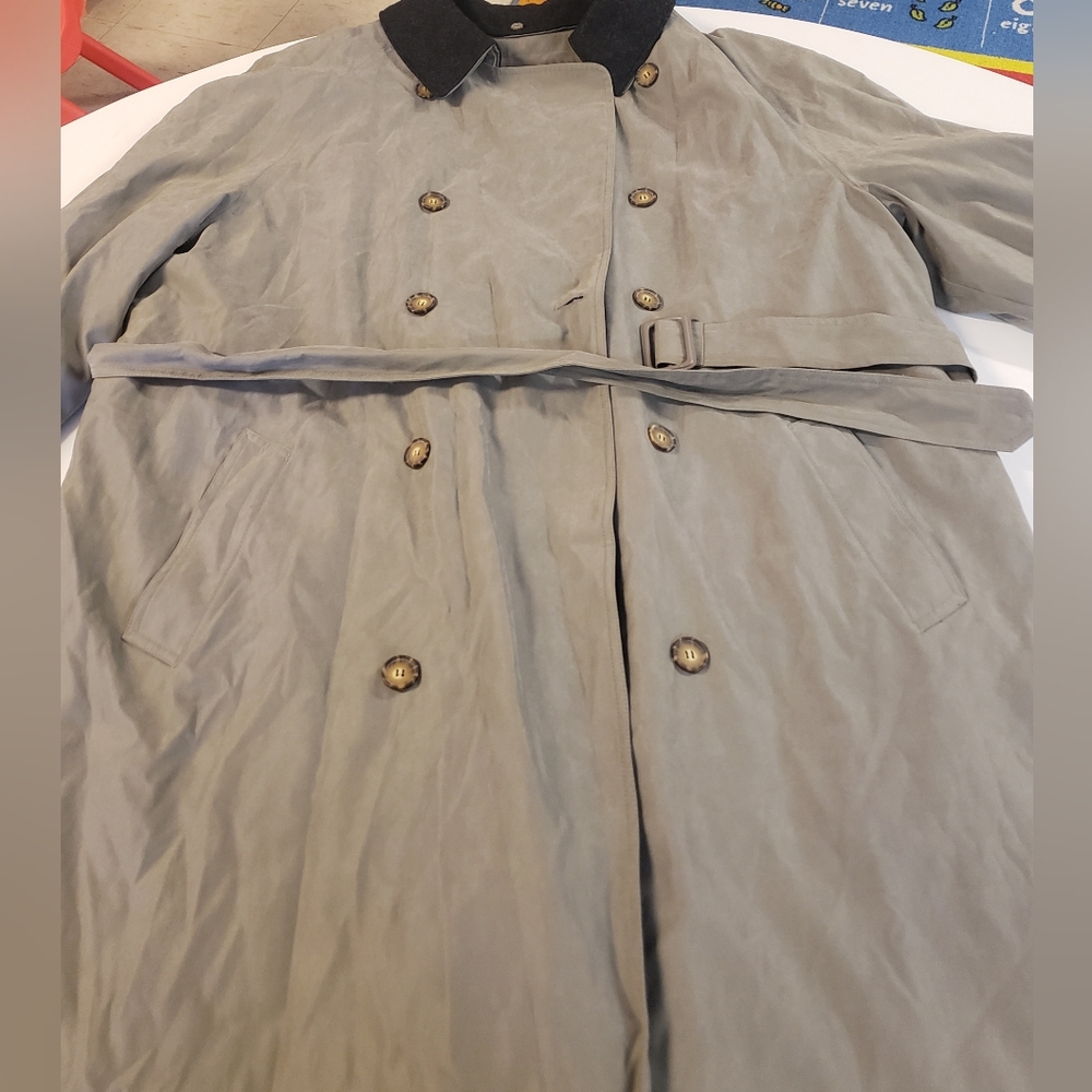 Gray London Fog trench coat size 44 long
